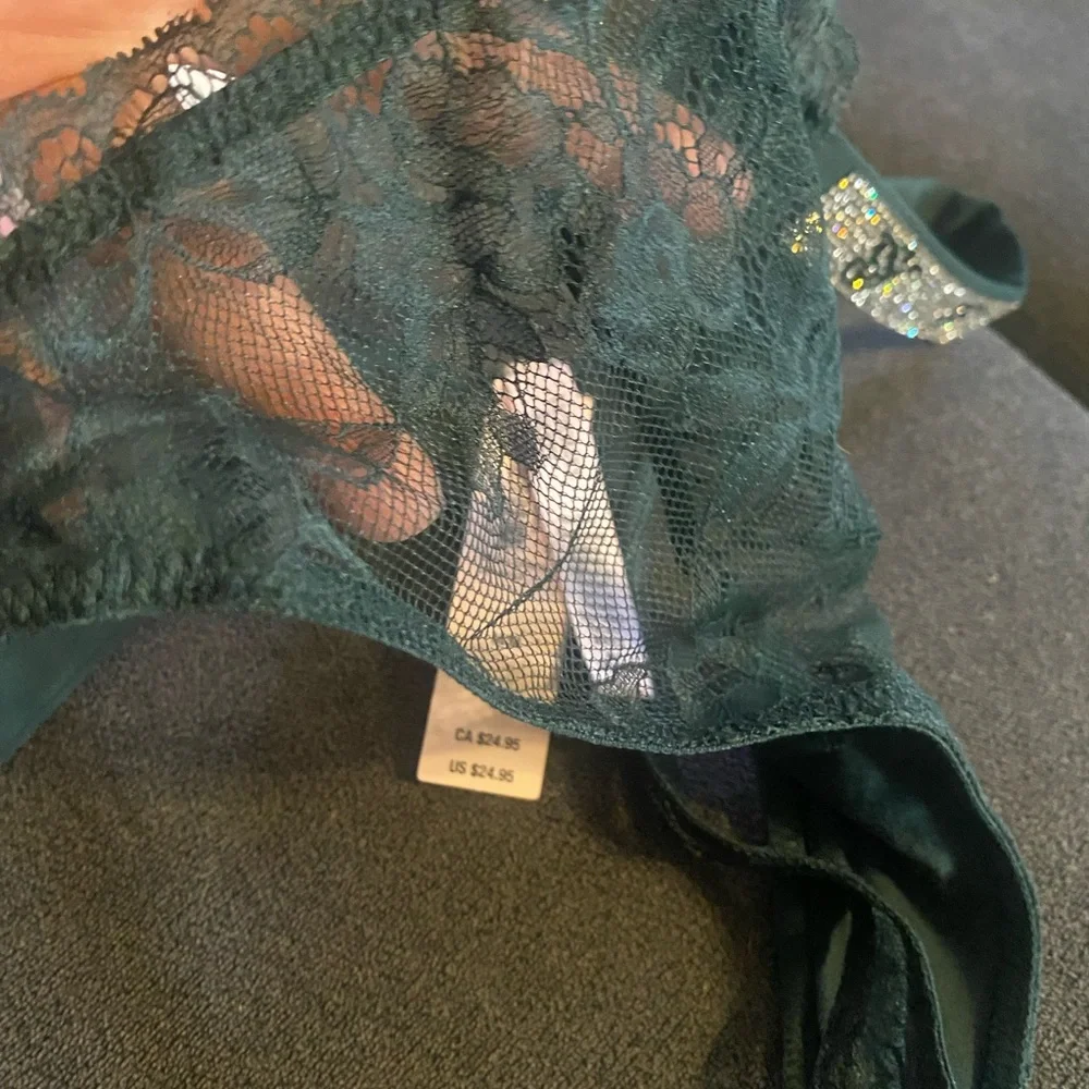 Victoria's Secret Green Lace Bra and Lave Thong Set Size 36c and Medium - Picture 11 of 12